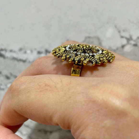 Round Floral Moon Statement Ring - Picture 5 of 10